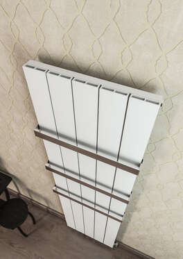 Warma Drama Askılı Dikey Alüminyum Radyatör 470x1800 - Thumbnail